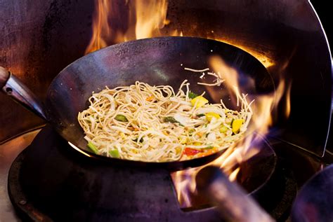 Magic wok chino holls